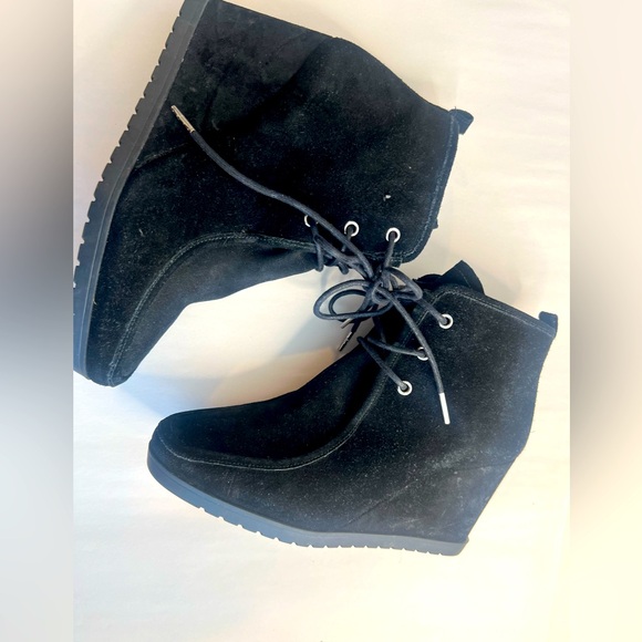 MICHAEL Michael Kors Shoes - Womens Michael Michael Kors Tamara Lace Up Bootie Wedge  size 8
